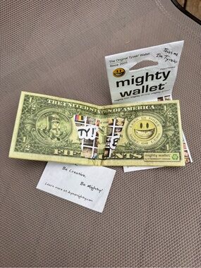 Mighty Wallet Foldable Tyvek Wallet in Green